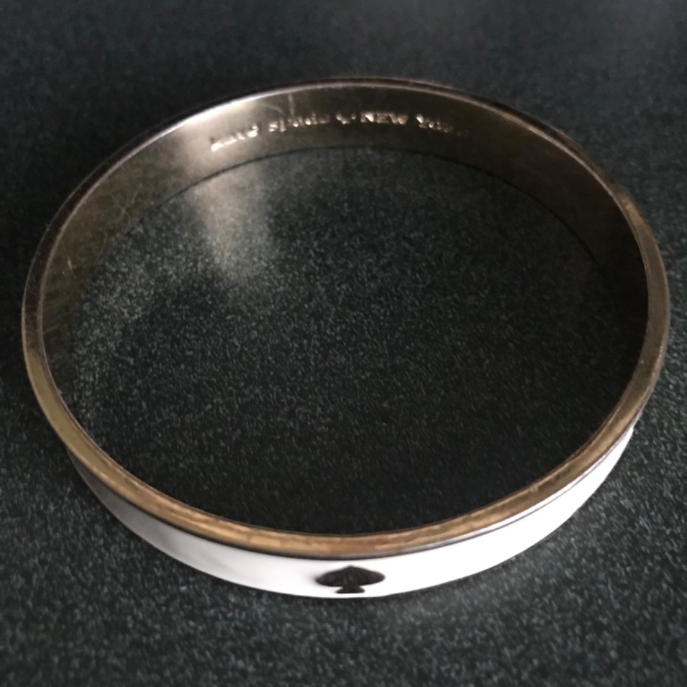 Kate Spade NY Bangle Bracelet Off White Enamel Yellow Gold Plated Designer Logo - Picture 2 of 8
